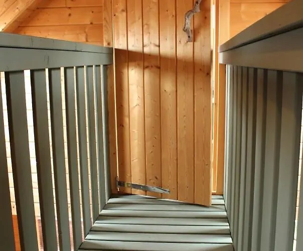 Cosy & Natural Cottage With Fireplace And Garden Heinenoord